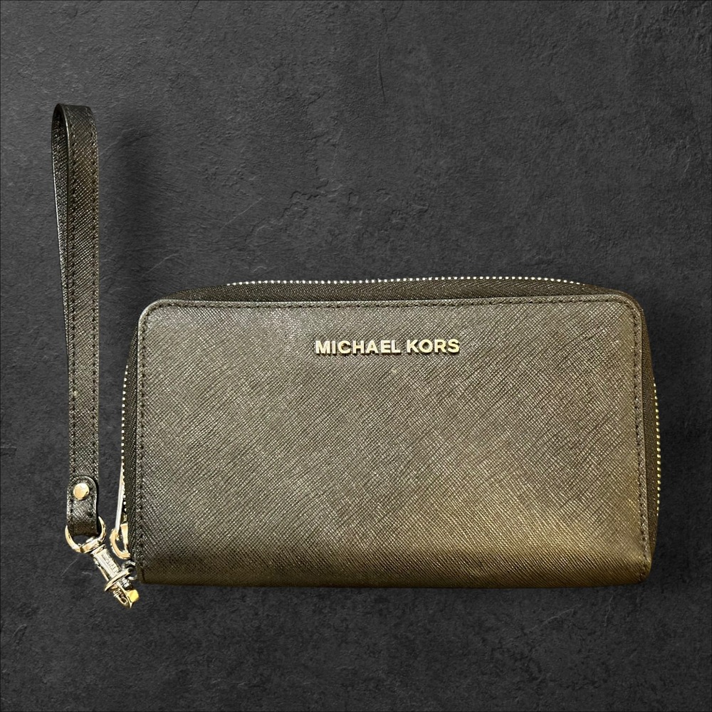 Michael Kors Black Jet Set Saffiano Leather Zip Around Wristlet Wallet